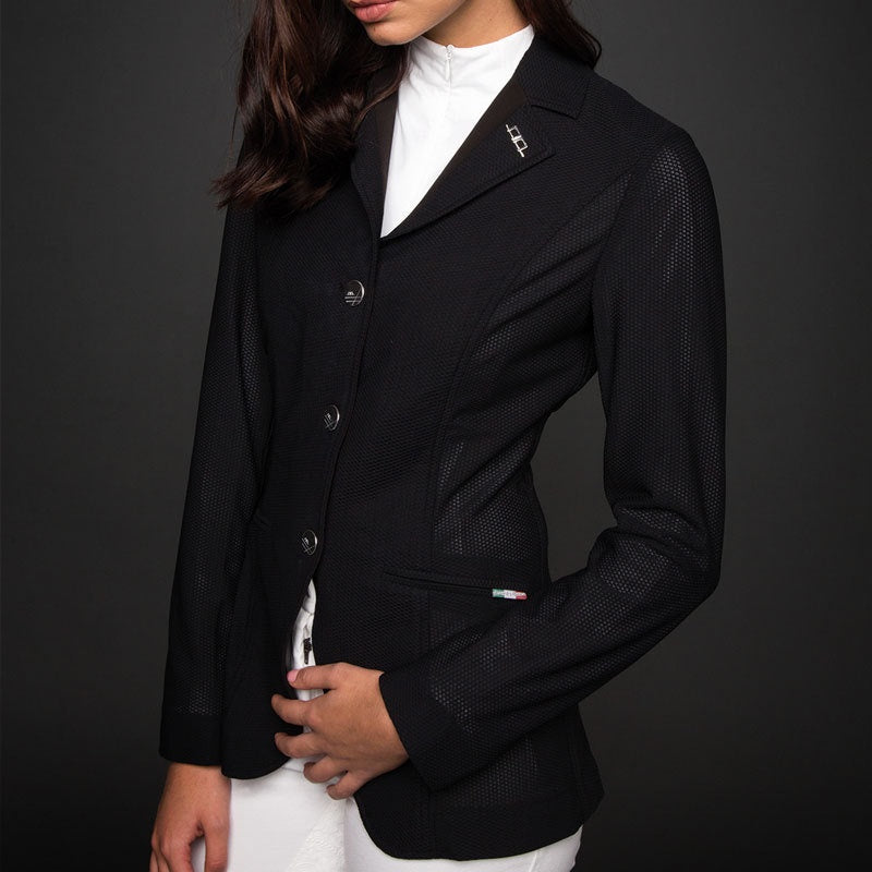 Alessandro Albanese AA Motion Lite women's competition show jacket in various colors, made of lightweight fabric with tailored fit.