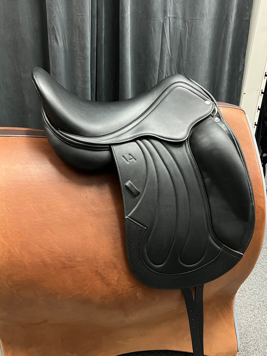 DEMO Vision Dressage Saddle 17.5"