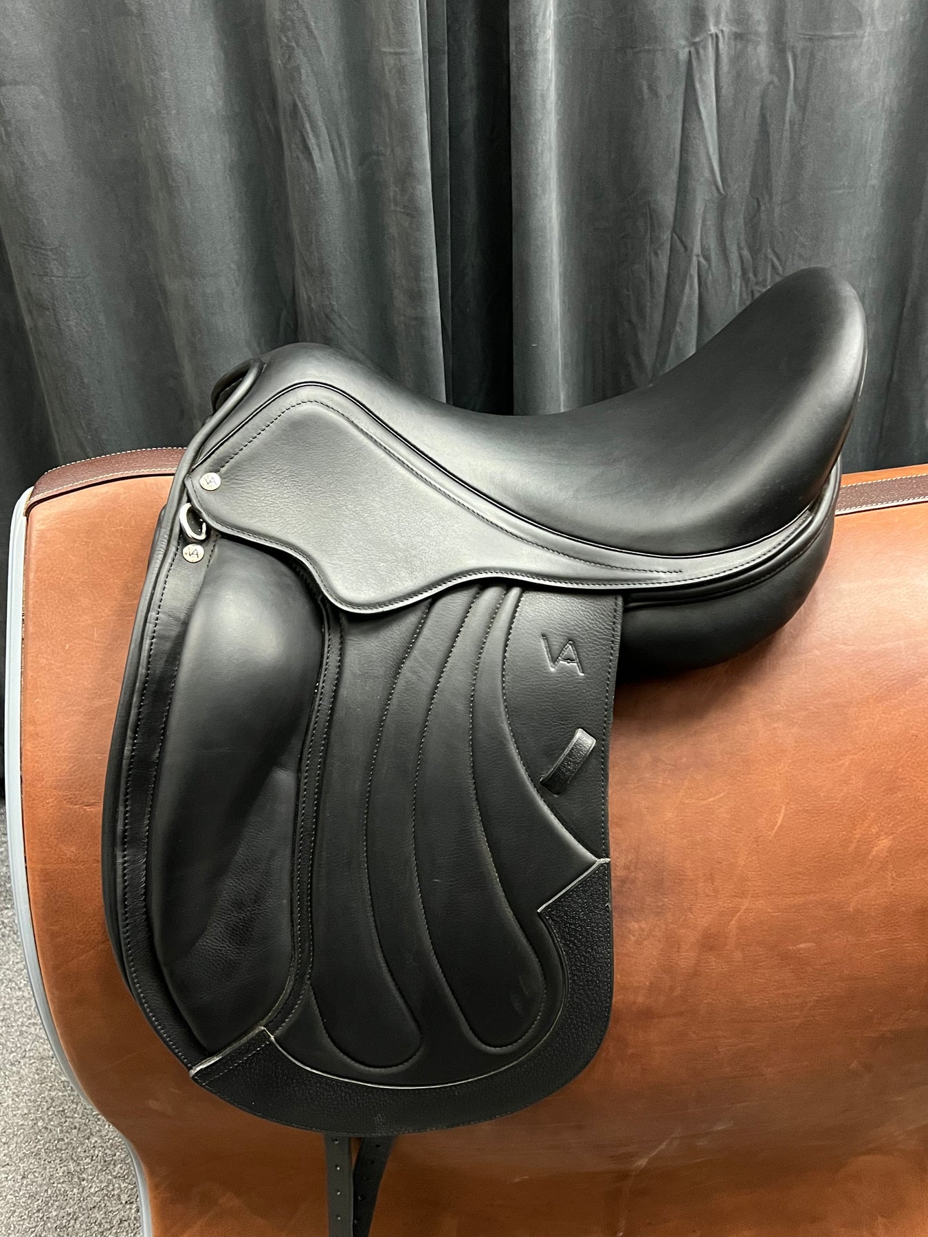 Demo Saddles