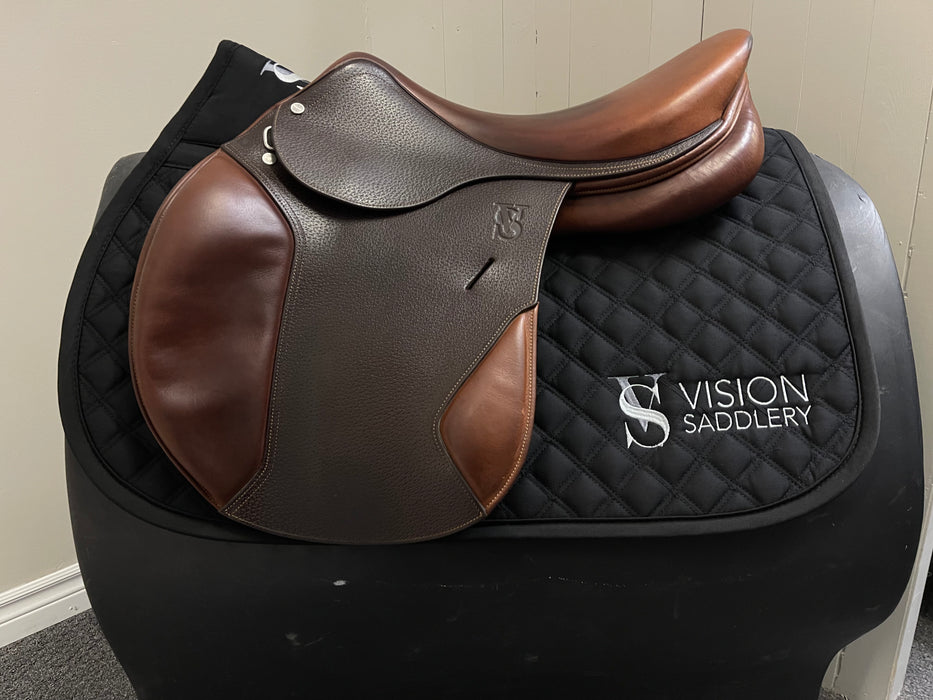 CONSIGNMENT 17.5" Vision Model T Close Contact Saddle