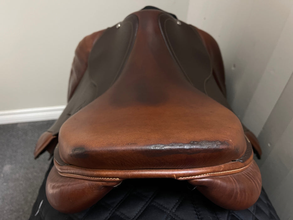 CONSIGNMENT 17.5" Vision Model T Close Contact Saddle