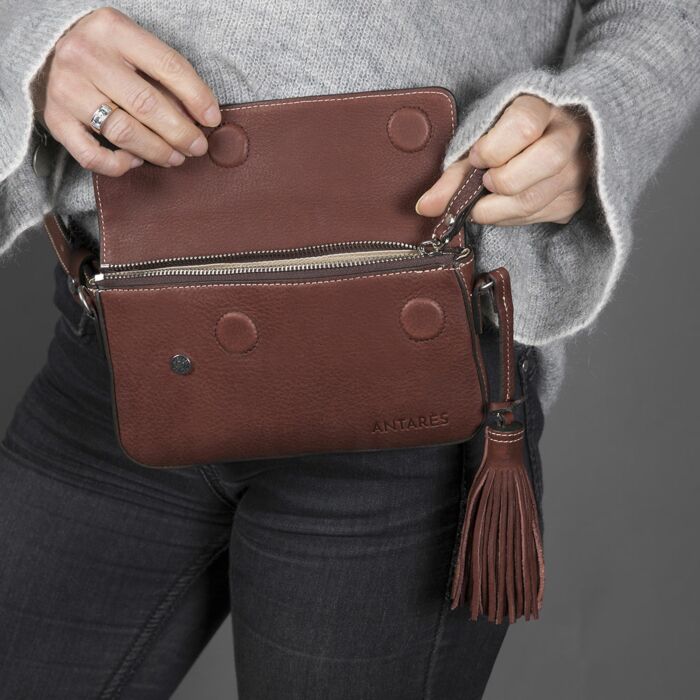 Signature by Antares Rio Pouch - 2 Colours - Vision Saddlery